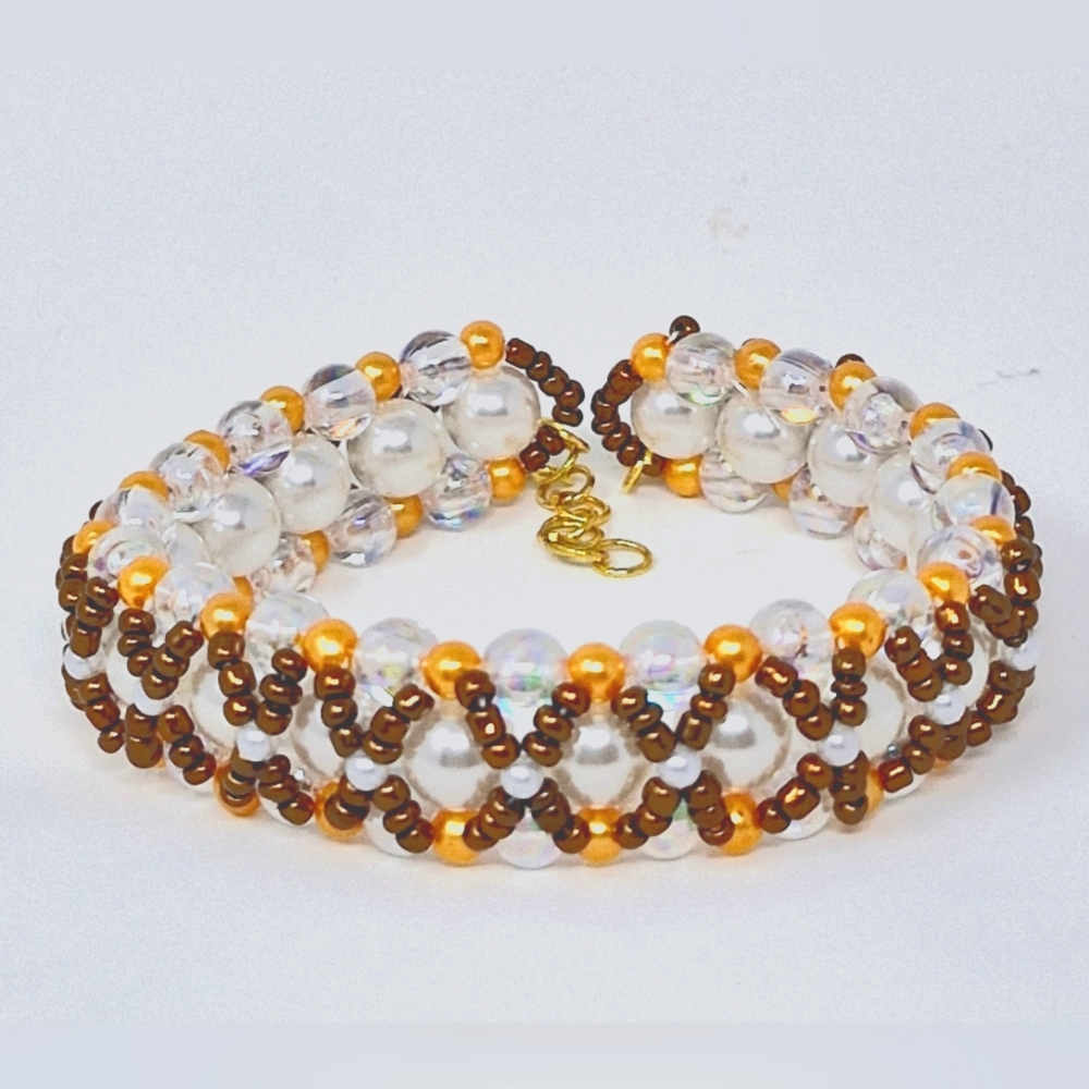 Handmade beaded bracelet with claps